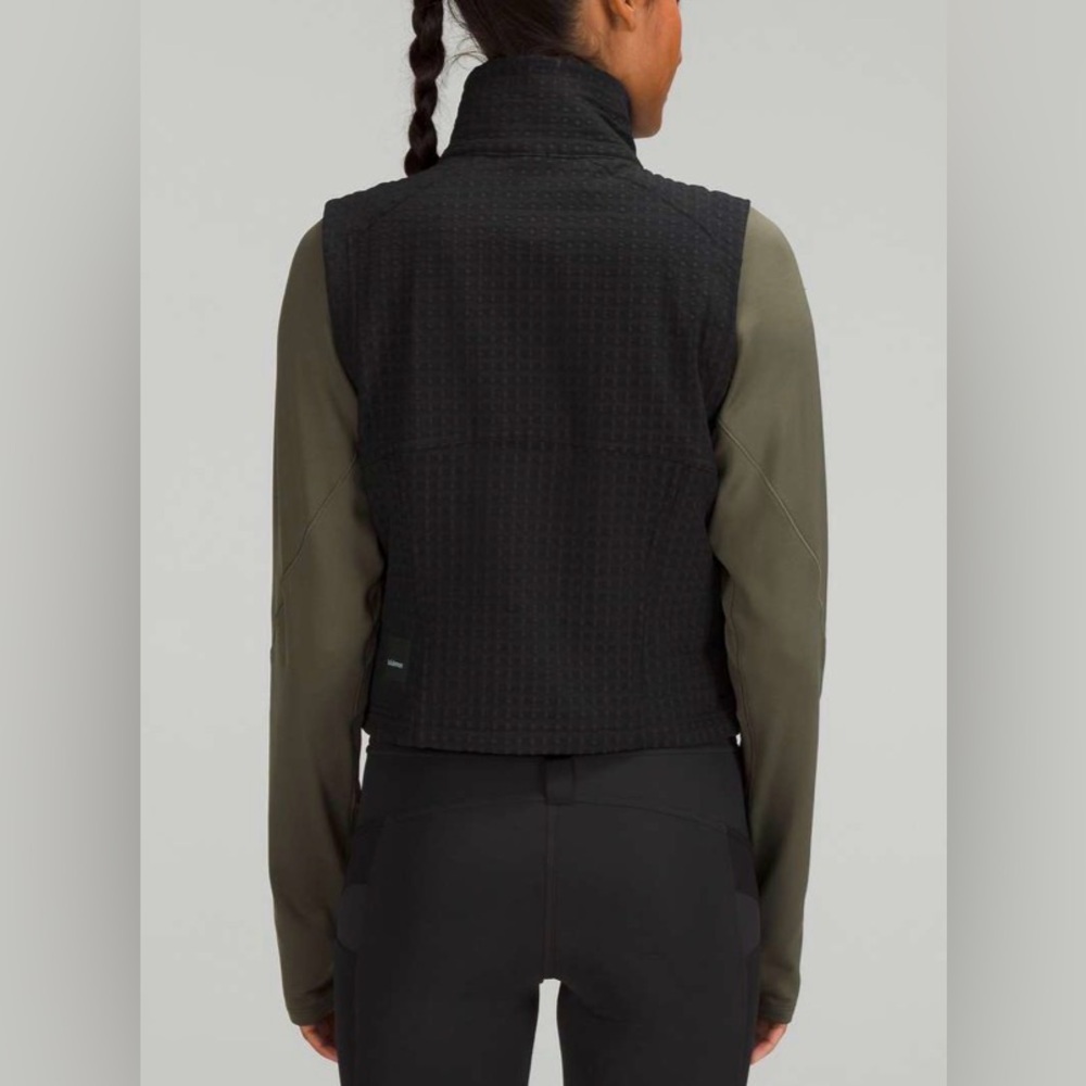 NWOT Lululemon Water-Repellent Fleece Hiking Vest Black - Picture 3 of 9